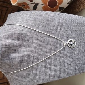 NWOT Native American Navajo Handmade Sterling Bear Claw Necklace ♥️🐻